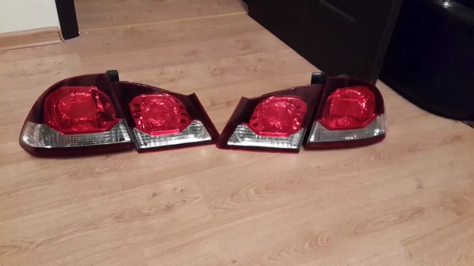 Задние фары honda civic 7. Фонари civic 4d рестайлинг. Honda civic 1998 hatchback задние фонари. Задние фонари на honda civic 6. Задние фонари хонда цивик 4д.