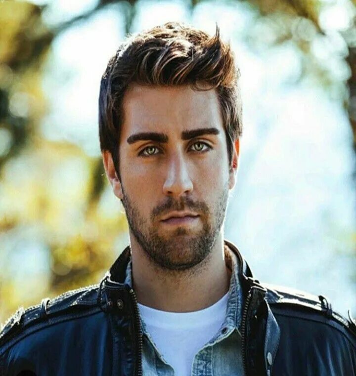 эртугрул турецкий актер. эртугрул турецкий актер.