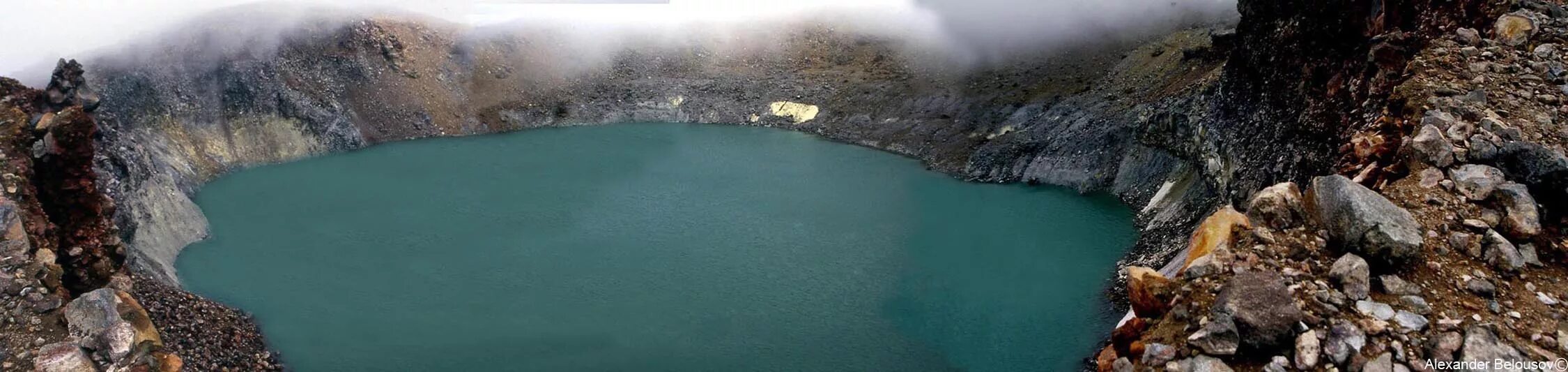 озеро малахитовое курилы. остров шиашкотан застава. о кетой курильские острова. остров кетой курильские острова. остров кетой.