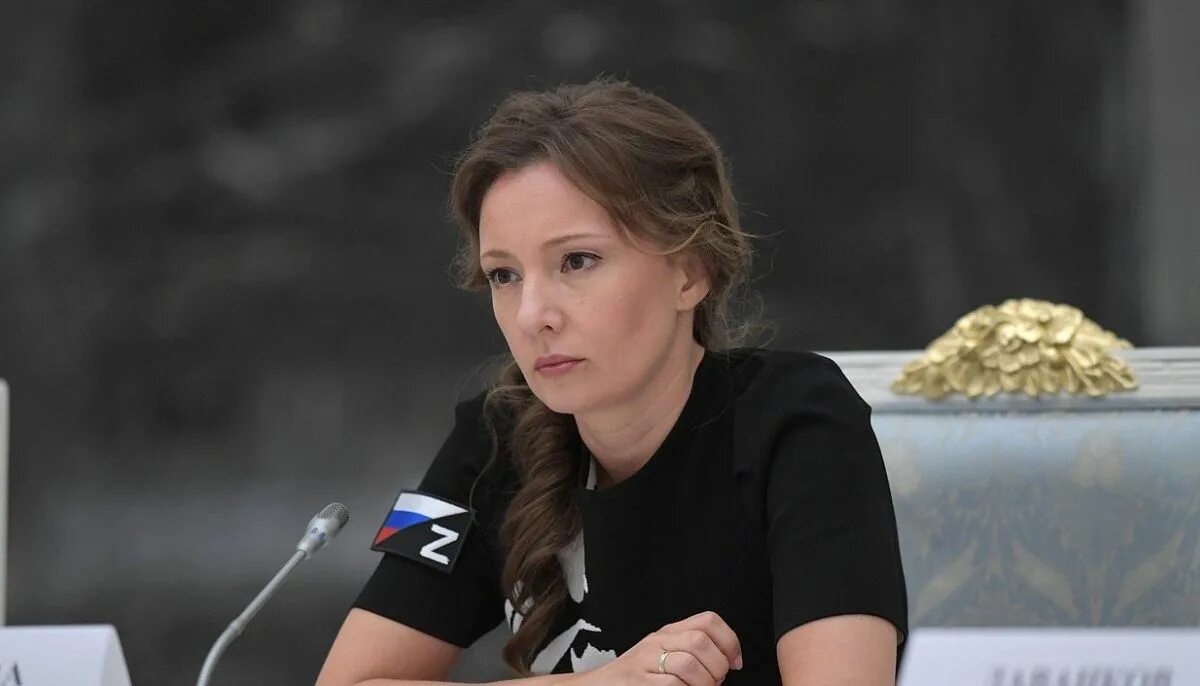 Вице спикер думы. Анна кузнецова госдума. анна кузнецова депутат госдумы ножки. анна кузнецова дети фото. анна кузнецова соровегина.