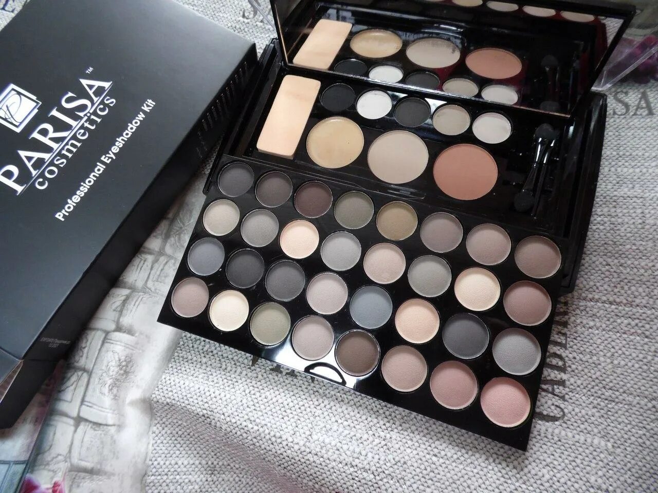 Париса тени для век. Parisa cosmetics палетка. Parisa cosmetics тени. Набор матовых теней. Палетка parisa тени.