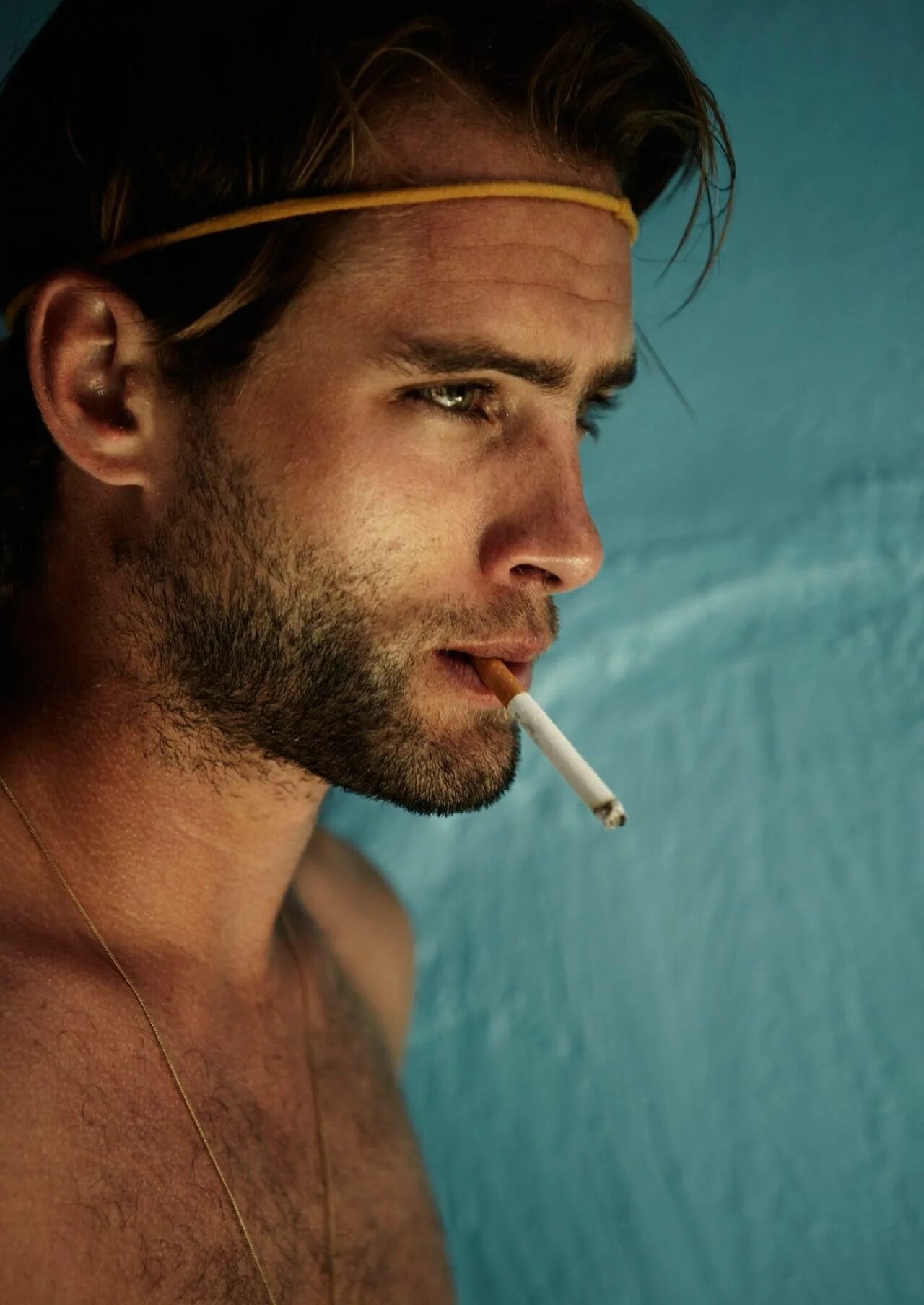 Курить можно мужчинам. Красивый мужчина курит. Красивое курение мужчин. Брутальный мужчина с сигаретой. Мужчина модель курит.