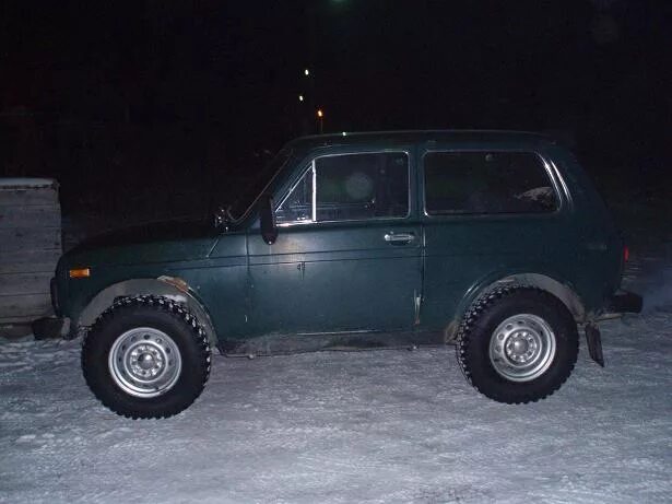 235/75 r15 на ниву. Нива 2131 форвард сафари. Грязевые колеса на ниву 2121. Нива резина без лифта. 235/75 r15 на ниву без резки.