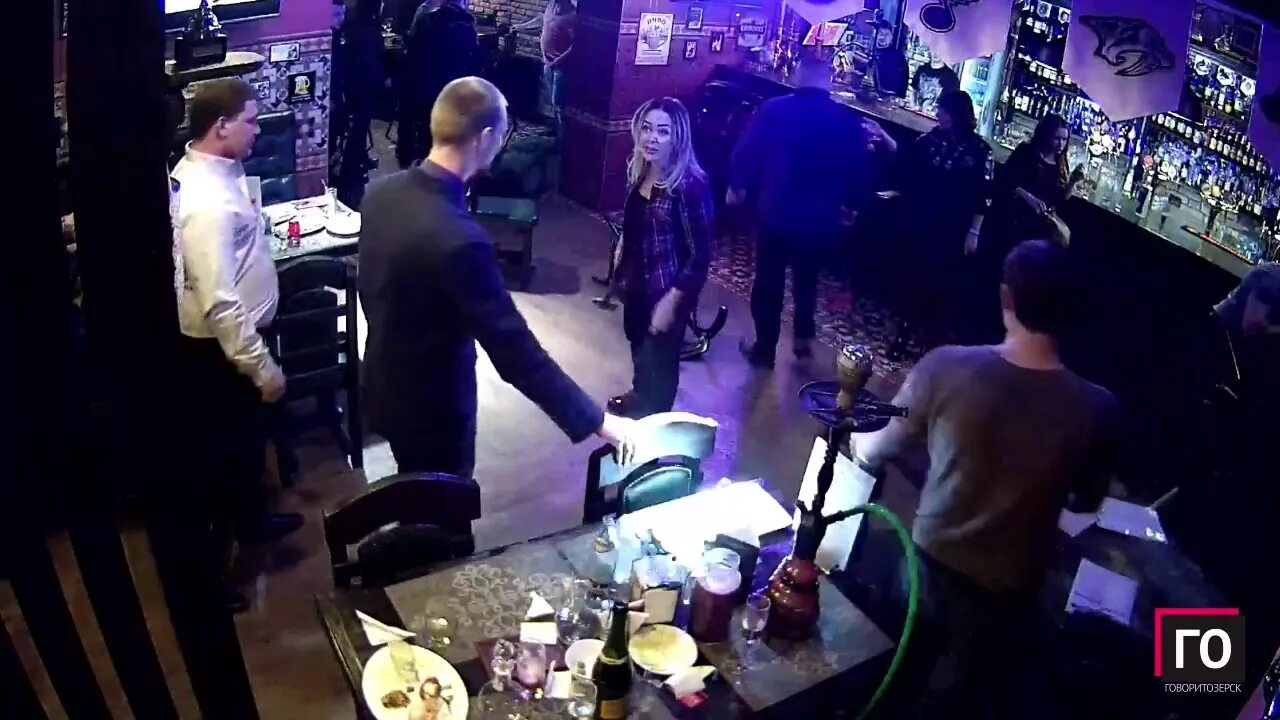 Напали клуб. Напали клуб. В ночном клубе. Напали клуб. Футболист драчун.
