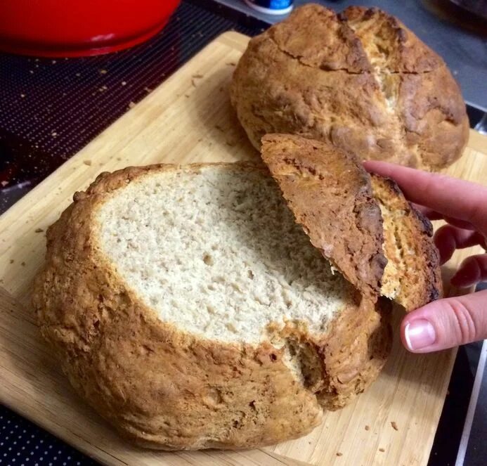 We ve got bread. Запечь готовый хлеб. Тарелка из булки. Хлебовая тарелка. Кухня наизнанку хлеб.