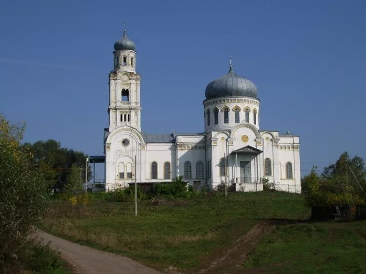 Церковь Архангела Михаила Сергач. Сергач Нижегородская область храм Архангела Михаила. Храм Гусево Сергач.