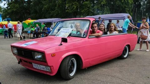 Розовая ваз