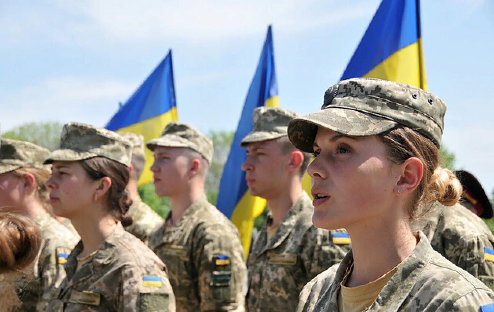 Женщины в украинской армии. Женщины военнослужащие Украины. Украинские женщины военные. Женщины в армии ВСУ.