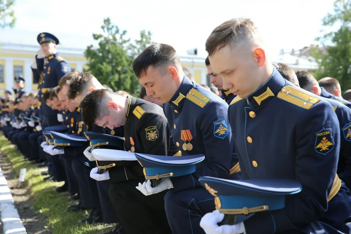 Государственное военное училище. Военно-космическая академия имени а. ф. можайского. можайское военное училище. курсанты можайской академии. выпуск вка им можайского.