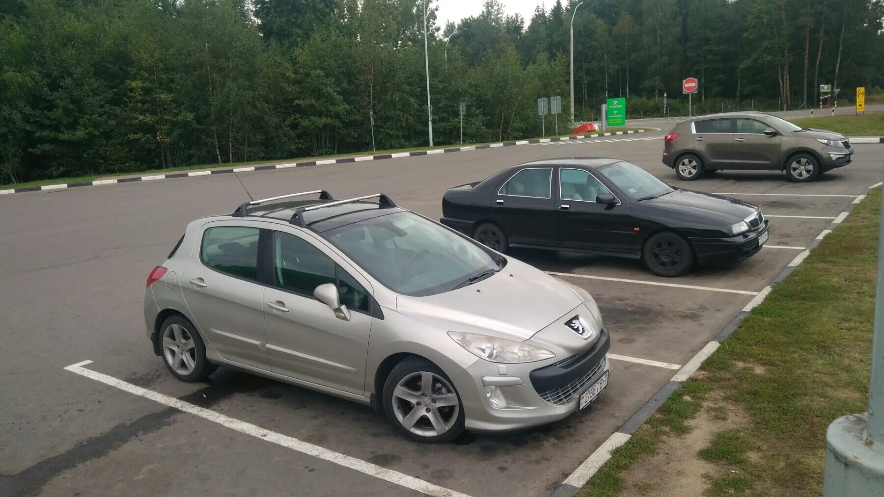 Рейлинги на крышу пежо 308 хэтчбек. 6 2009. Пежо 308 2008 1. 6 механика. Пежо 308 215/60/16.