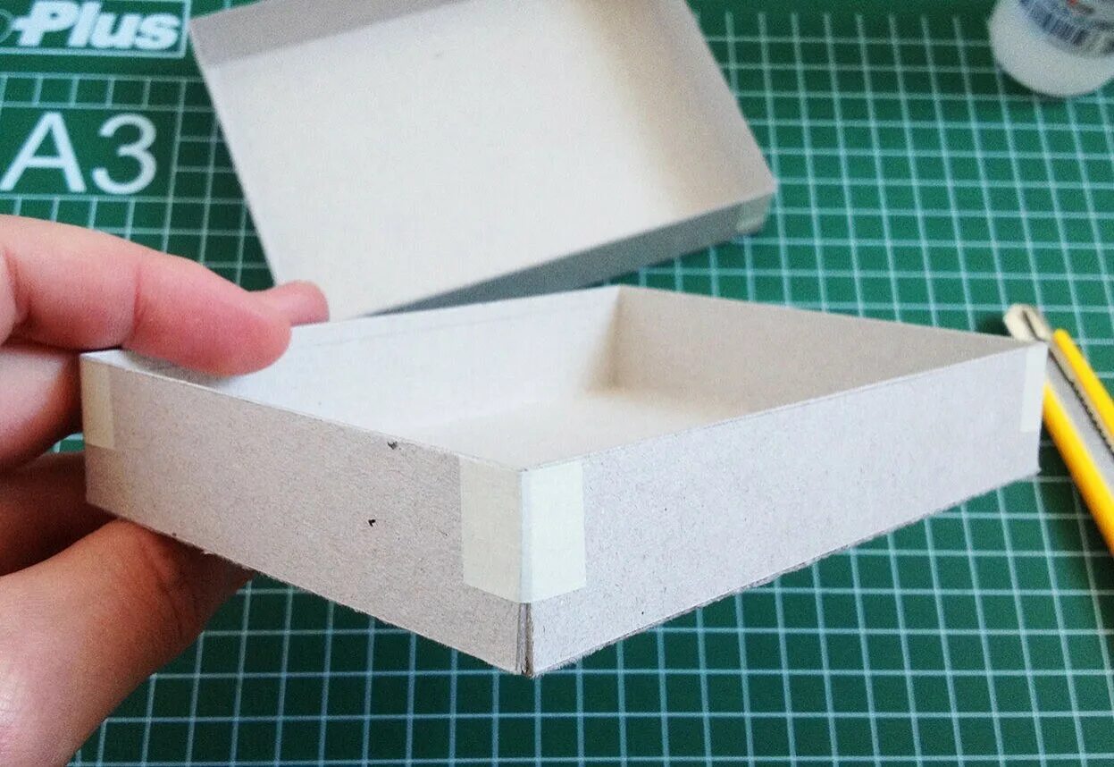 Прямоугольная коробочка из бумаги. Самодельная коробка из картона. Самодельные коробочки для подарков. Самодельная коробочка из бумаги. Делаем коробку своими руками