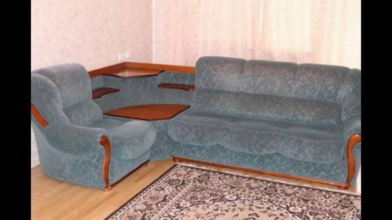Угловой диван в хорошем состоянии. Мягкий угловой диван б/у. Барахолка мебель диваны угловые. Старомодные угловые диваны.