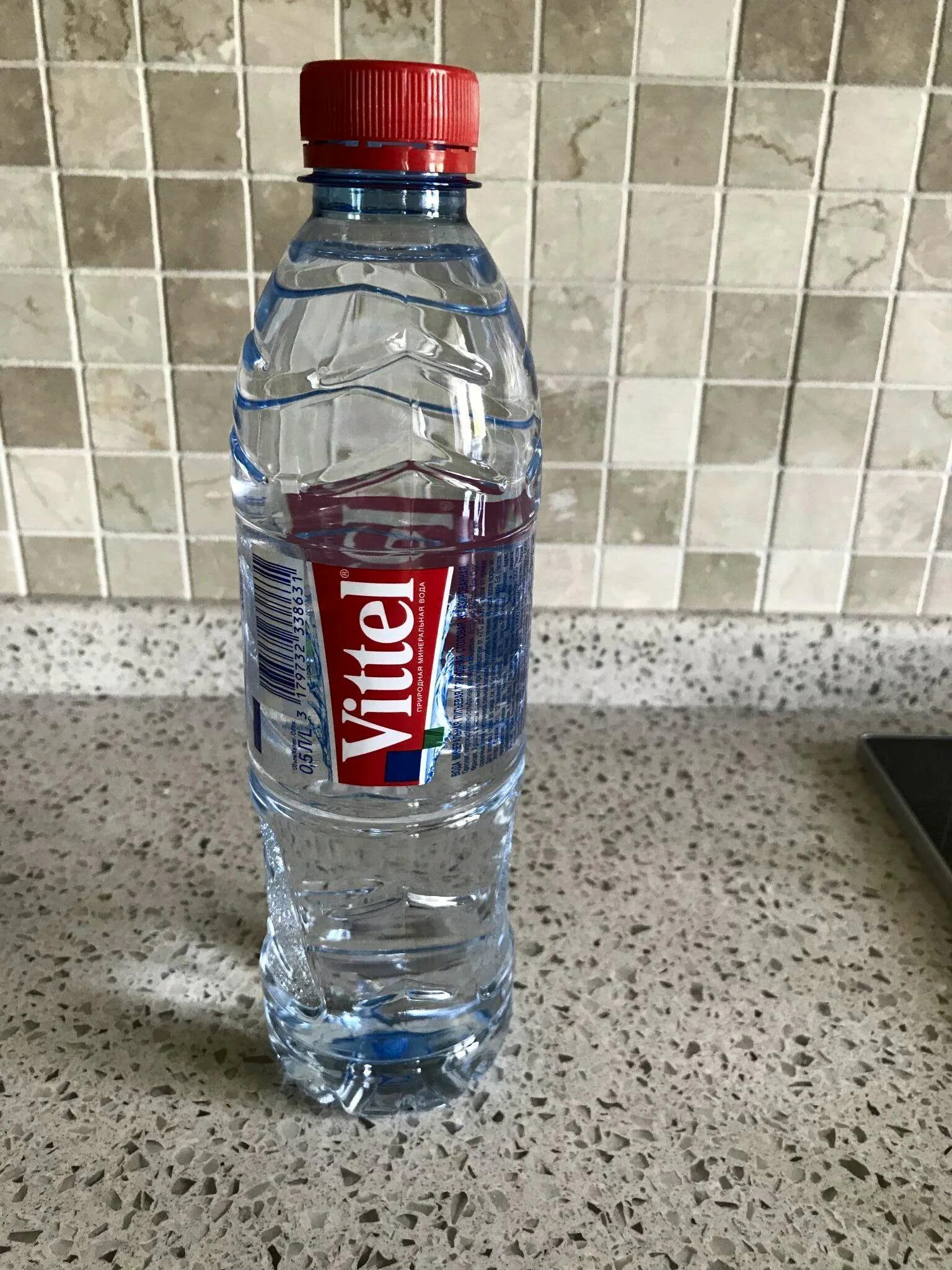 Вода негазированная стекло. Вода Виттель минеральная 0.5. Вода минеральная Vittel негазированная, ПЭТ. Vittel вода негазированная 0.5. Вода Виттель 0,5 л упак.