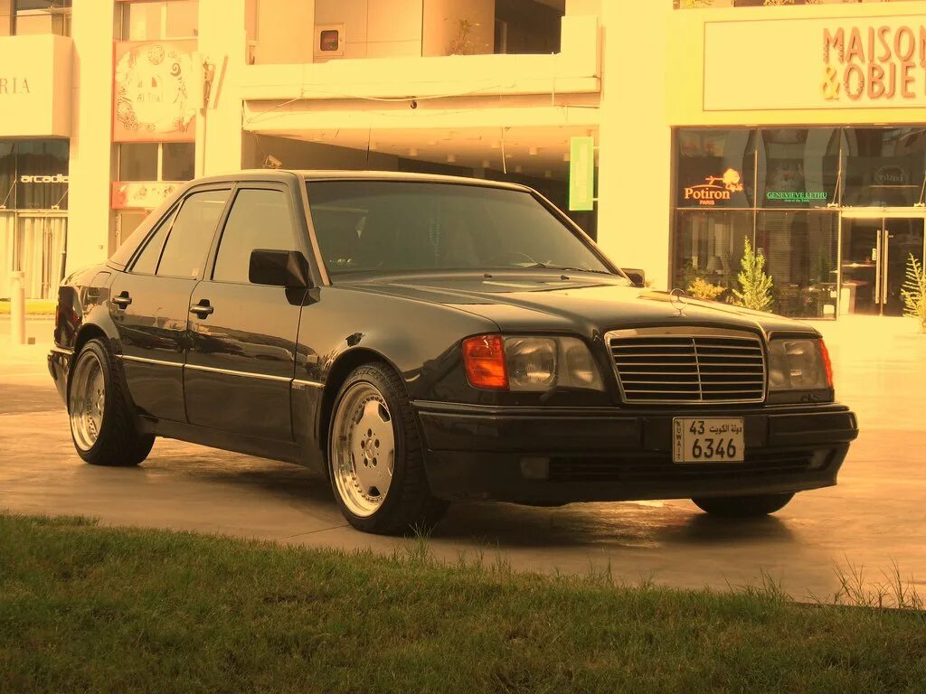 Mercedes 500e. Mercedes-Benz w124. Mercedes Benz w124 e500. Mercedes Benz 124 e500. Мерседес w124 e500 1992.