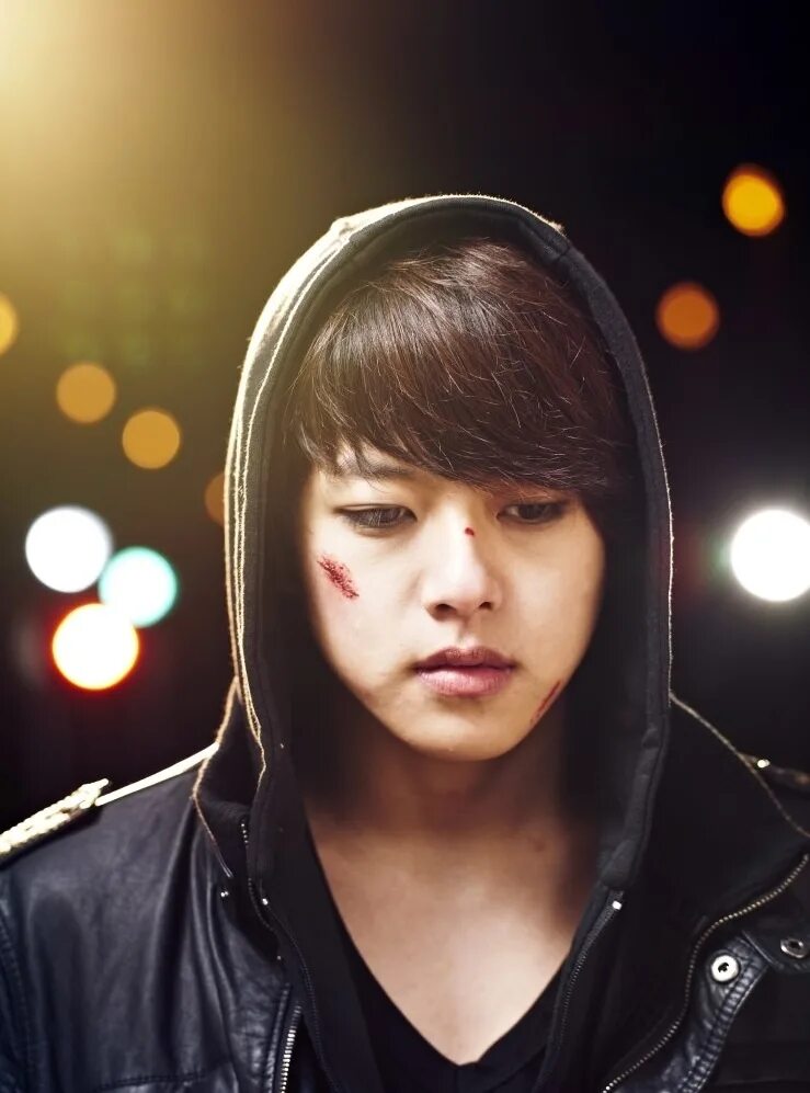 Священная земля дорама. Священная земля дорама. Святая земля дорама. Донхо из u-kiss. Дорама священная земля.