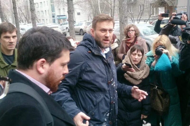 Мать навального против жены. Мама Алексея Навального.