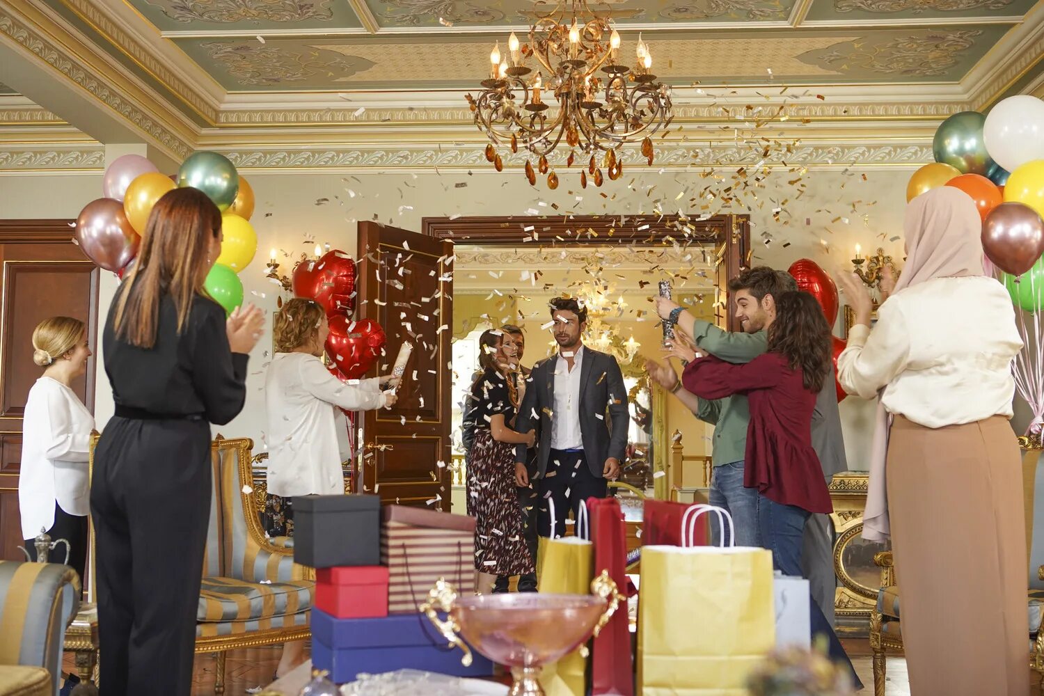 Азра и дженк сериал турецкий. Тур сериал не отпускай мою руку. Elimi birakma турецкий сериал алина боз. Альп навруз не отпускай мою руку. Не отпускай мою руку содержание всех серий.