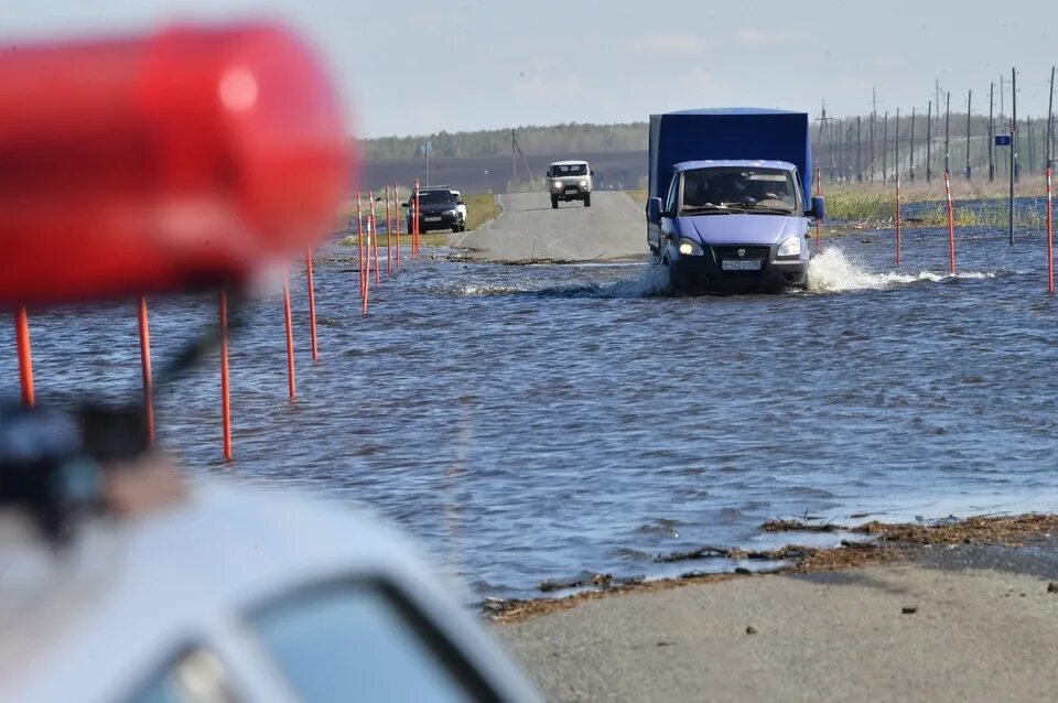 Паводок. Половодье. Затопленные дороги. Наводнения в России. Новотроицк паводок сегодня