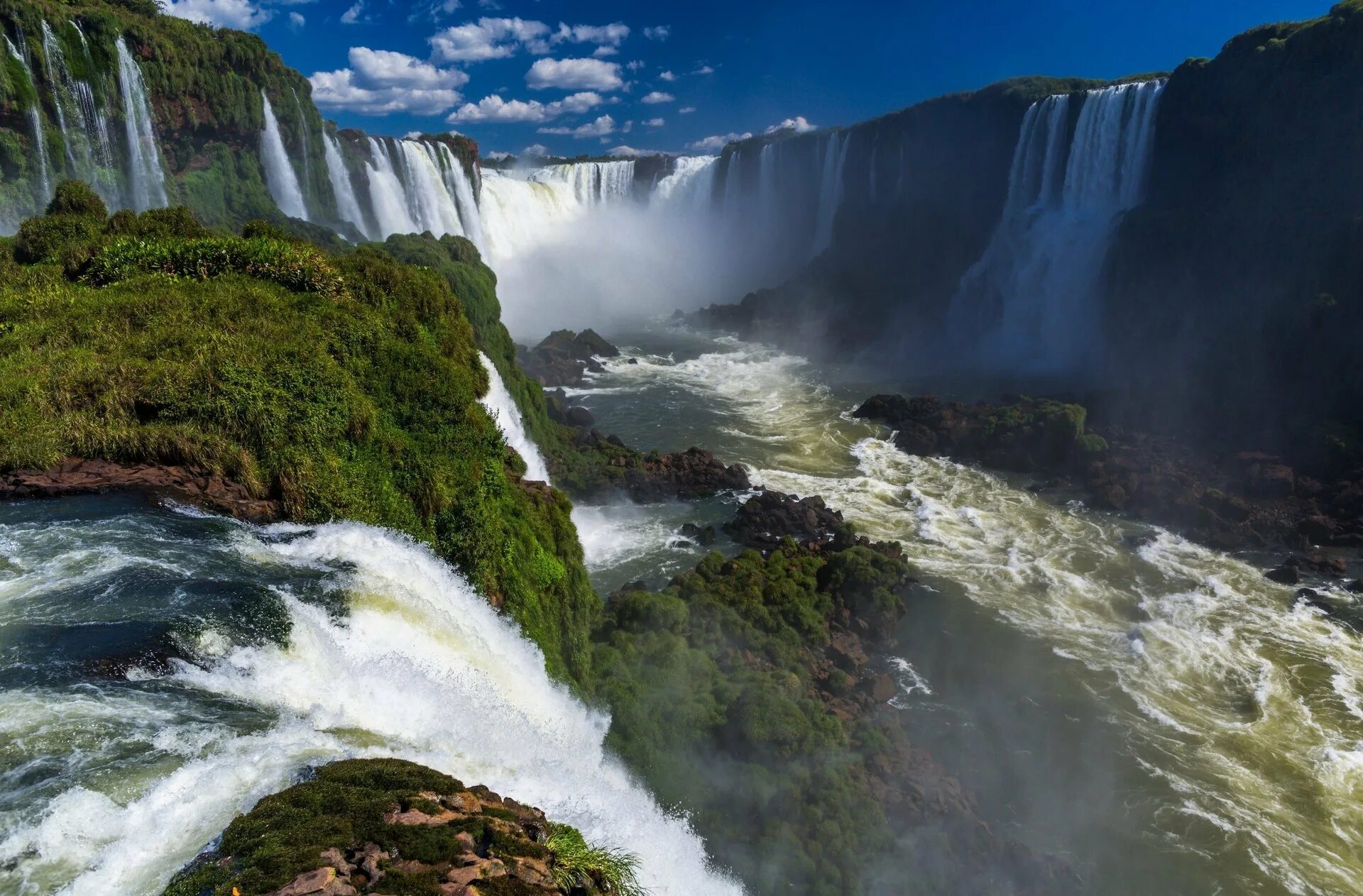 Водопады Игуасу Аргентина. Аргентина пейзаж водопад Игуасу. Водопад Годафосс, Исландия. Река Игуасу Бразилия. Природные воды бразилии