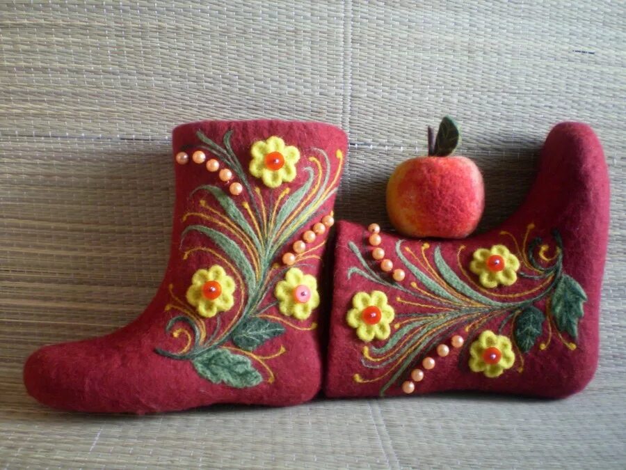 тонкие валенки из шерсти высшего сорта. сувенирные валенки. валенки из козьей шерсти. тонкие валенки из шерсти высшего сорта. шептуны 2023 валенки.