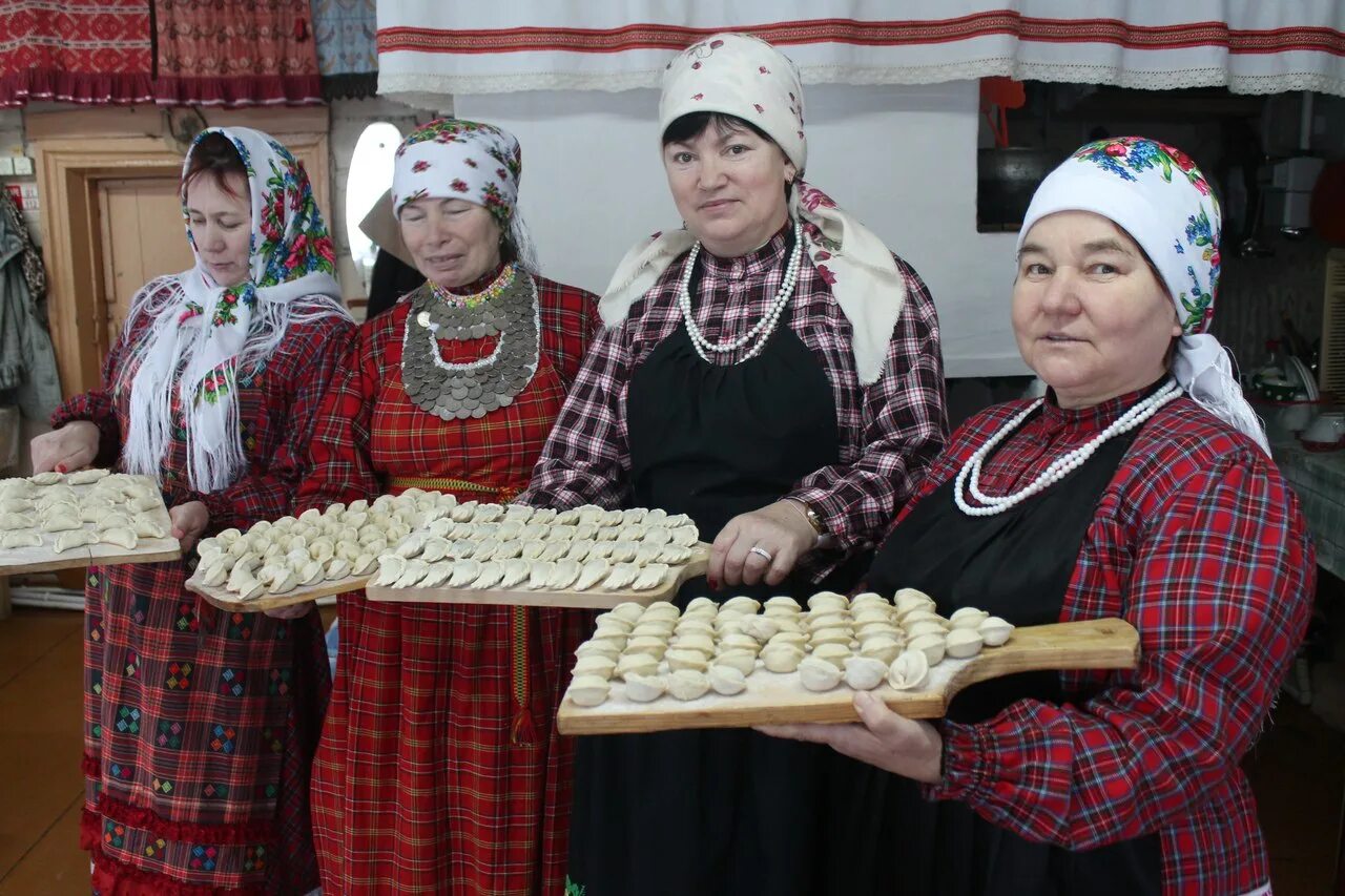 Какого народа пельмени. Пельнянь Удмуртский. Удмуртские пельмени. Пельмени удмуртов. Пельмени Удмуртское национальное блюдо.