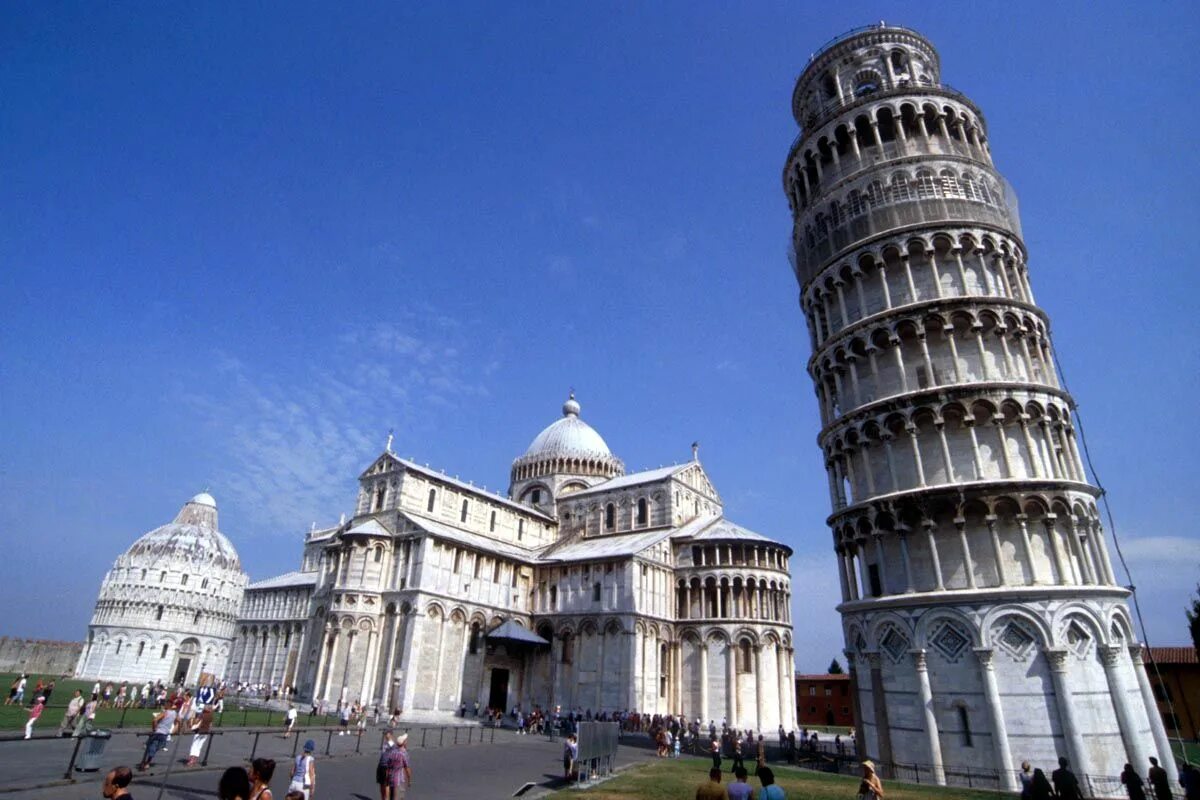 Достопримечательность какой страны является. Пизанская башня Италия. Достопримечательности Италии Пизанская башня. Пизанская башня фото.