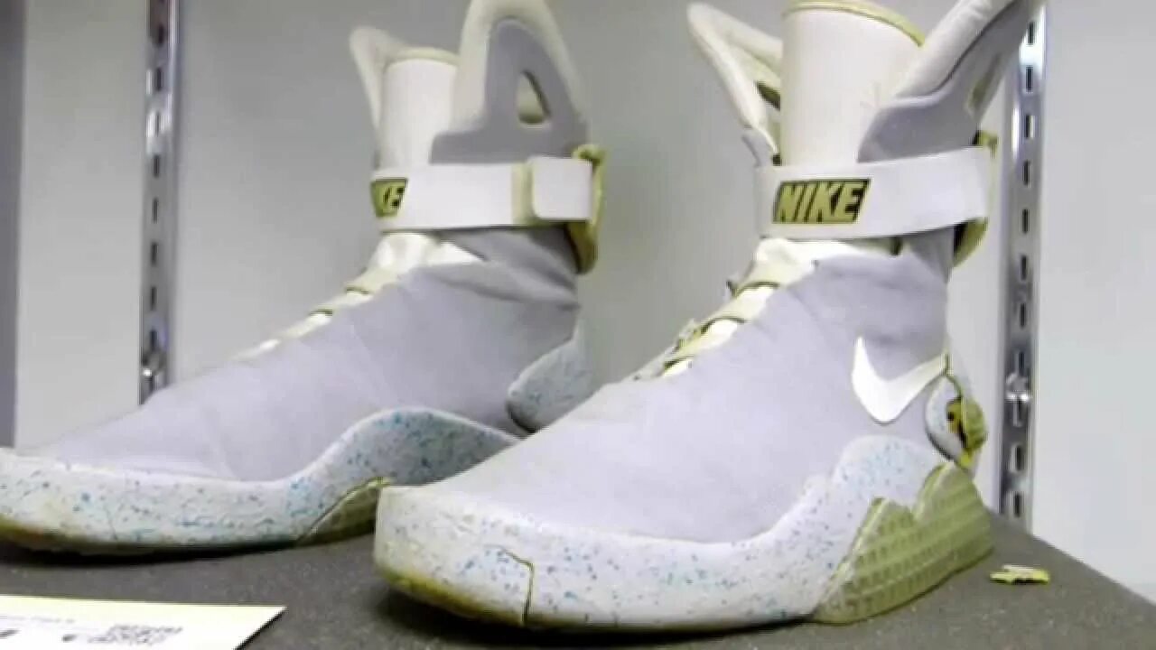 Nike air mag 2. Кроссовки марти макфлая nike. Nike air mag back to the future. Nike air mag back to the future. Nike air mag back to the future 2016.