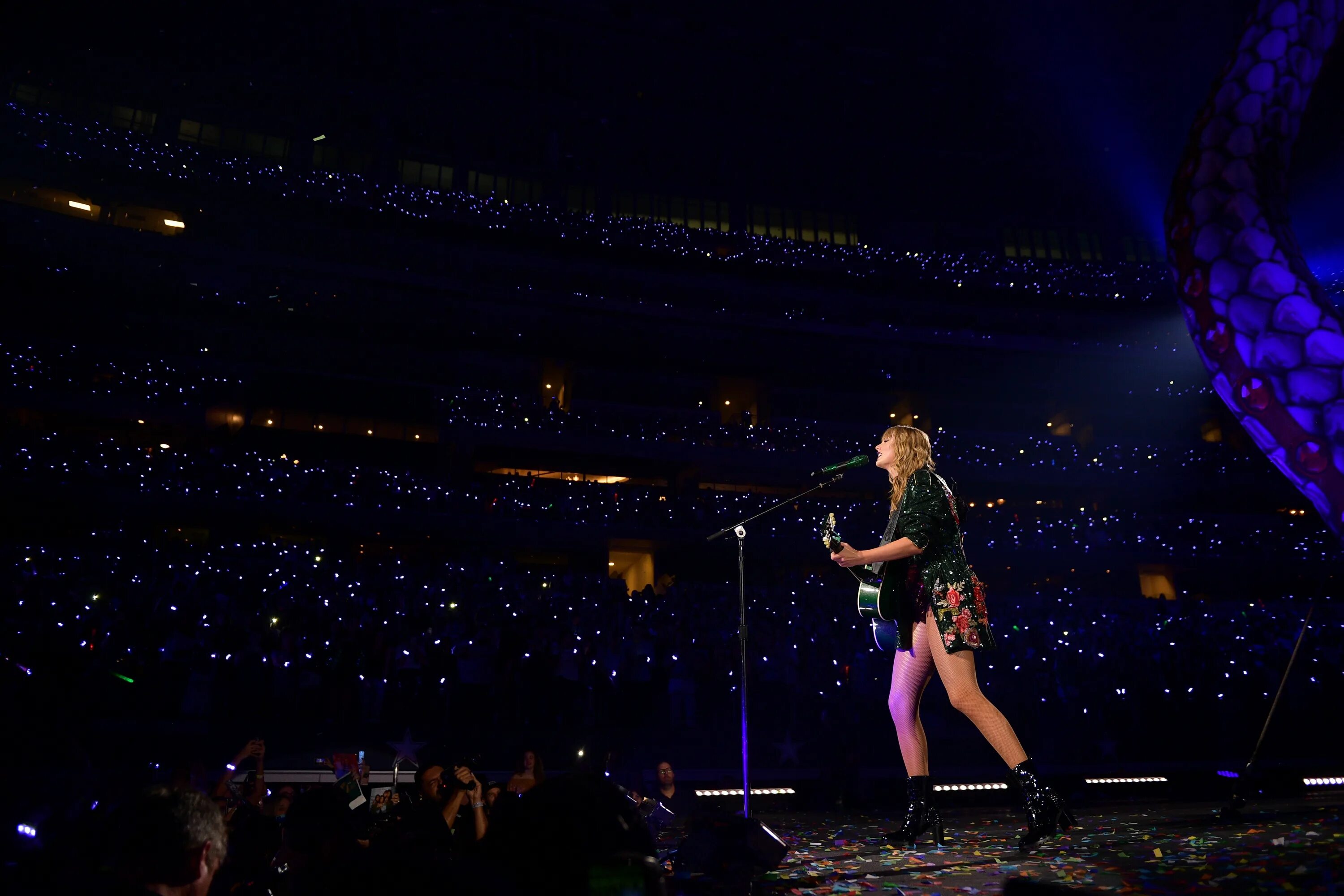 Swift tour. Тейлор свифт 1989 концерт. taylor swift tour 2025 usa. taylor swift midnights concert. тейлор свифт фото с концертов.