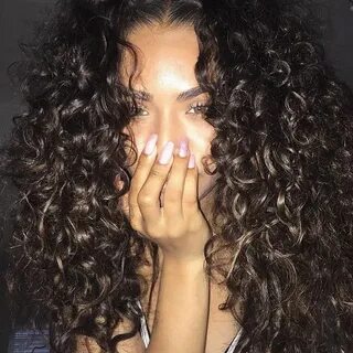Кудрявые девушки без