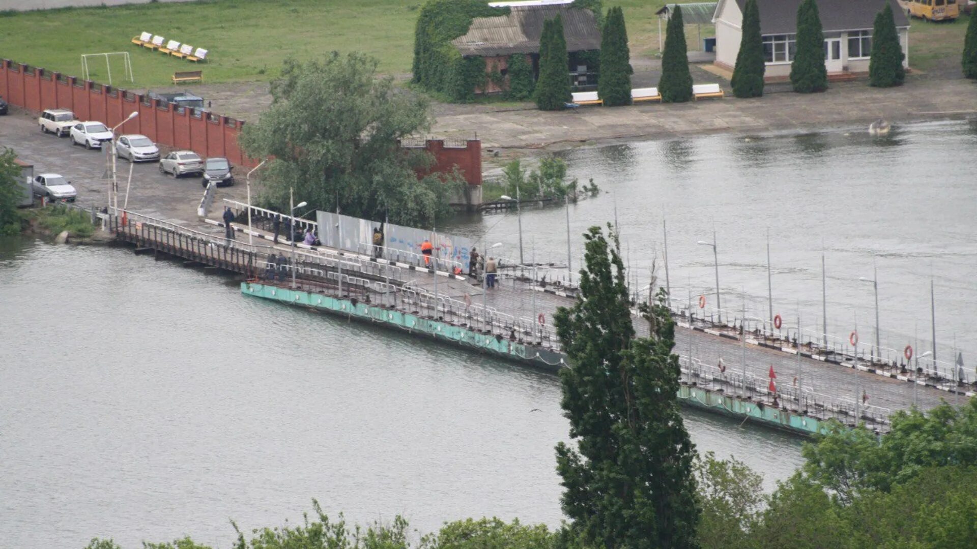 Понтонный мост ростов на дону. Понтонный мост в ростове на дону на зеленый остров. Зелёный остров ростов-на-дону. Понтонный мост ростов. Понтонный мост в ростове на дону на зеленый остров.