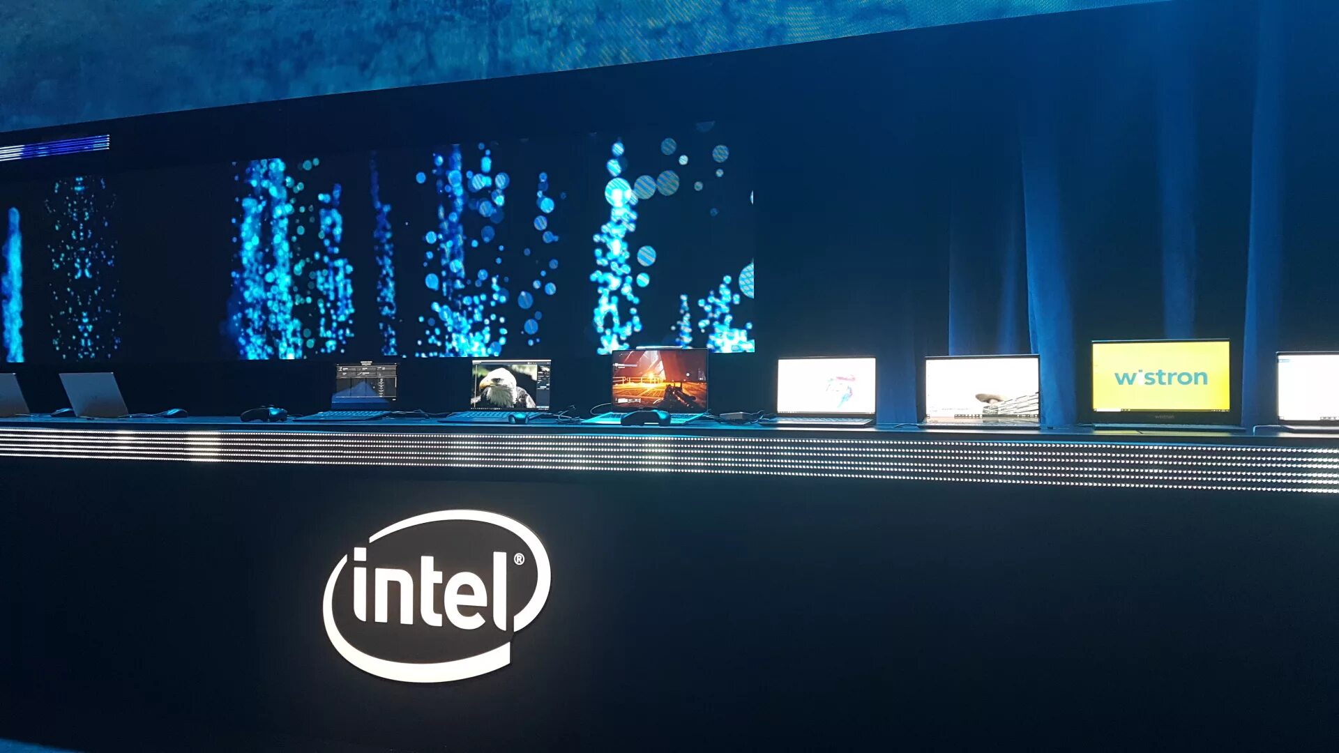 Intel core meteor lake. Intel meteor lake. интел эстетика. intel locuza meteor. ces 2025.
