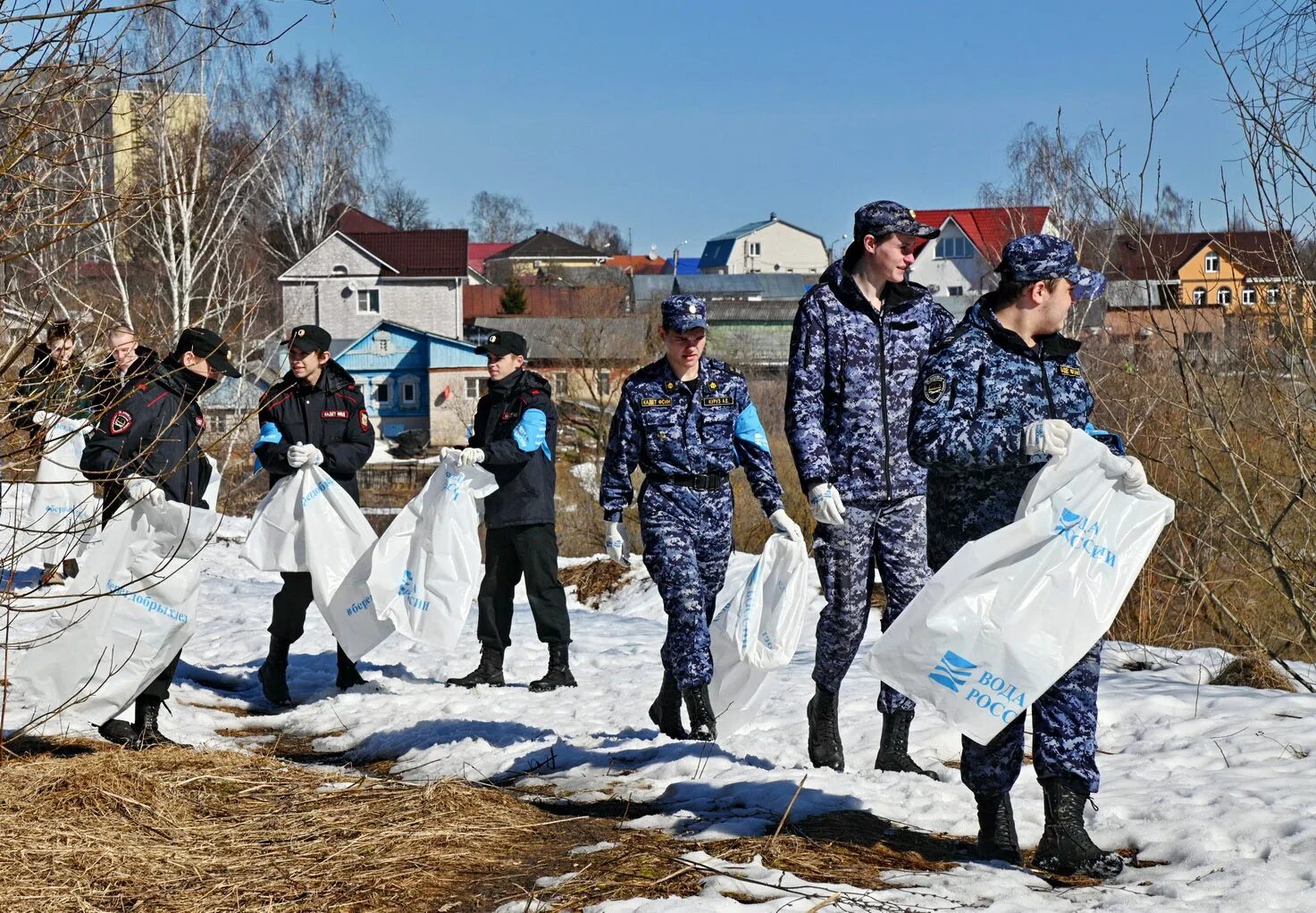 Россия без воды. Экологическая акция. Вода России берег добрых дел.