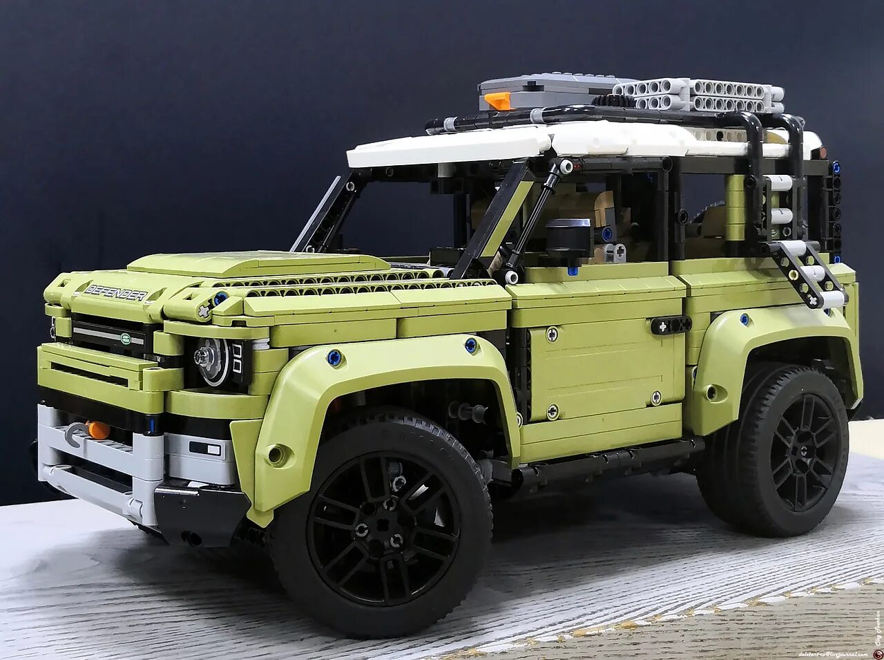 Lego technic 42110. Technic 42110 land. Лего техник ленд ровер дефендер 42110. 42110 lego technic land rover. Technic 42110 land.
