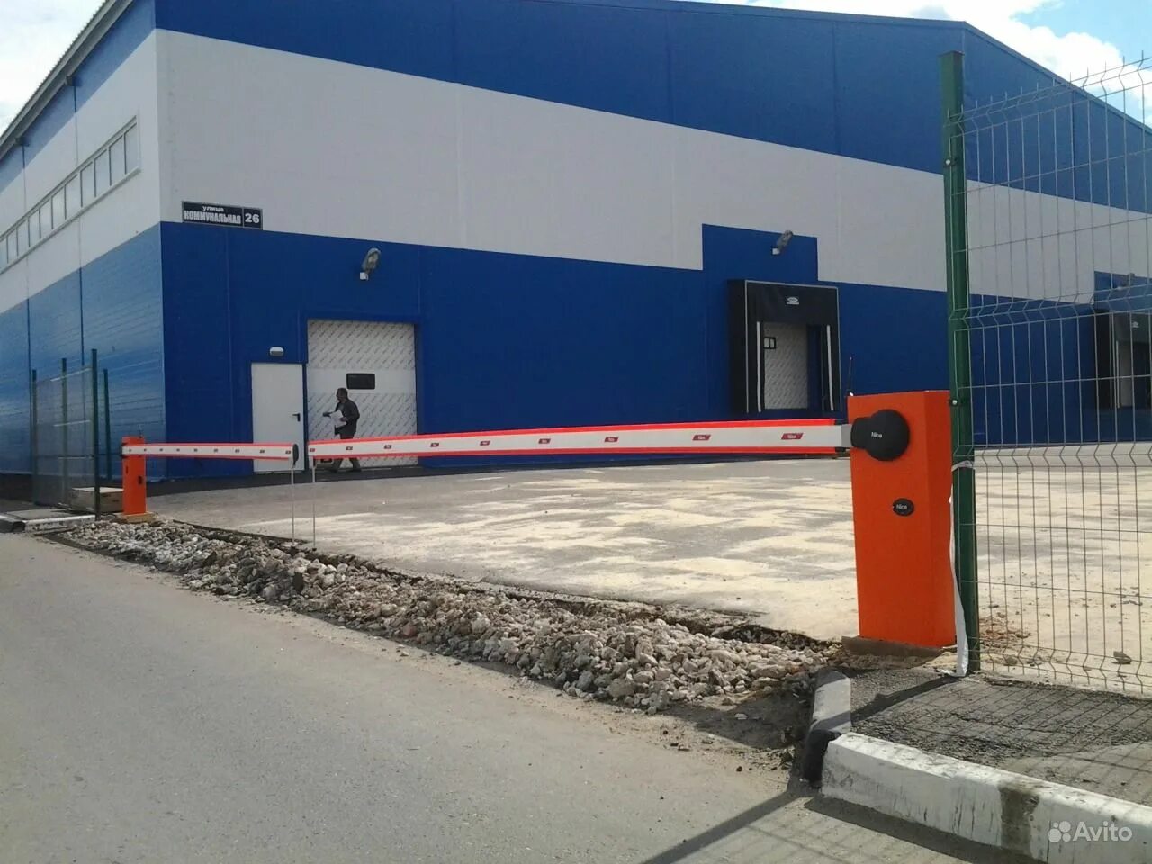 М. 2000 м2. Складской комплекс на 2000 м2 быстровозводимые. Складские помещения на набережной. База продается.