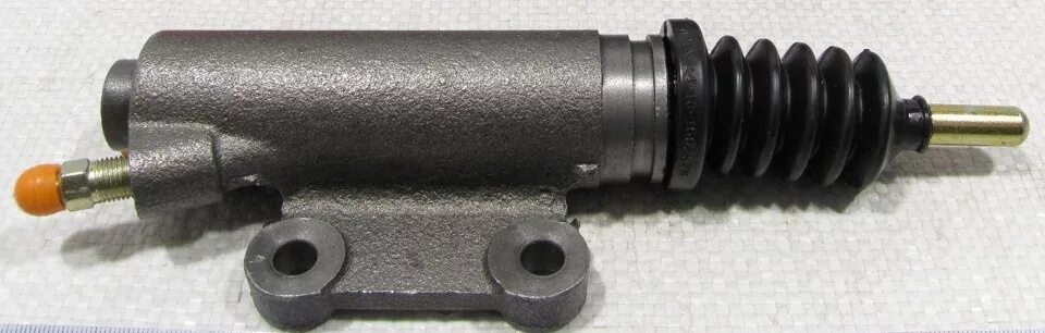 Рабочий цилиндр сцепления газ 31105 крайслер. Рабочий цилиндр сцепления змз 402. Цилиндр сцепления рабочий 3302 крайслер. Цилиндр сцепления 402. Цилиндр привода сцепления газ 3110.