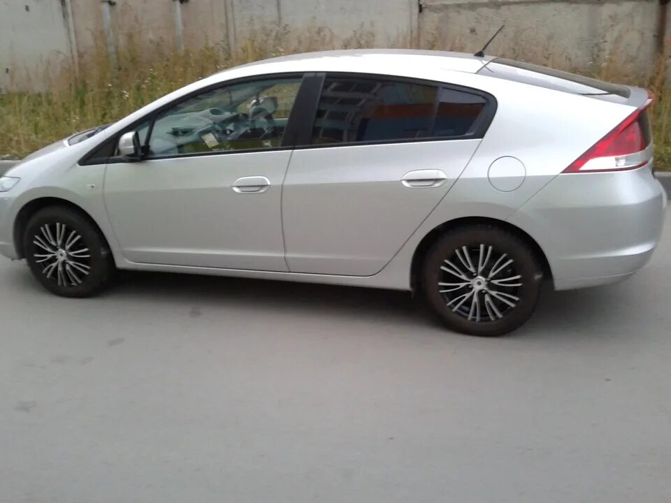 Хонда инсайт диски. Honda Insight диски r16. 195/65 R15 Honda Insight. Honda Insight литье r15. Хонда Инсайт на 17 дисках.