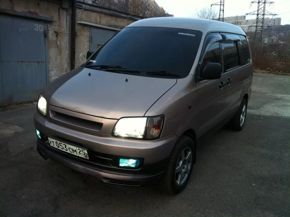 Toyota Town Ace Noah. Toyota Town Ace Noah тонировка. Toyota Lite Ace Noah зеленого цвета. Toyota Lite Ace Noah обвес.