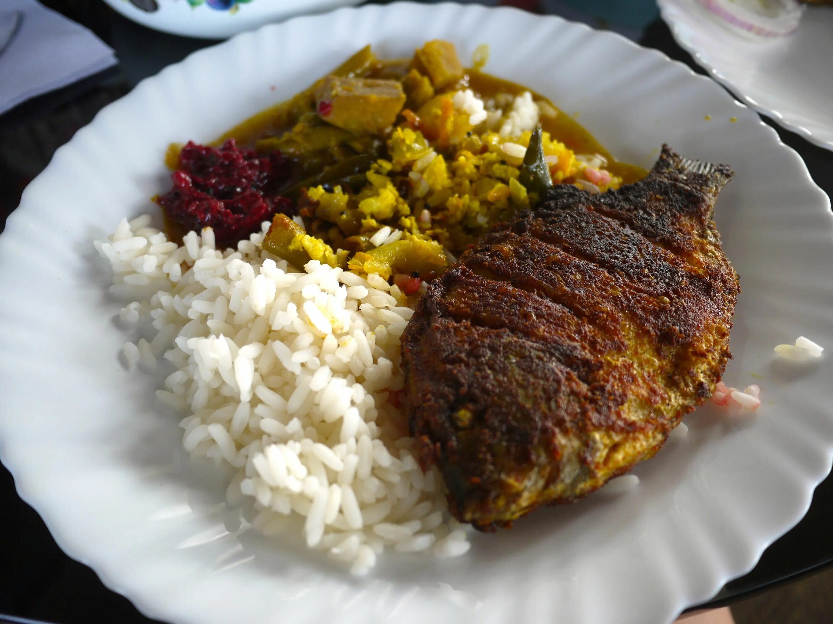 Фиш райс. Фиш карри райс. curry indian food. indian curry with rice. fish curry with rice.