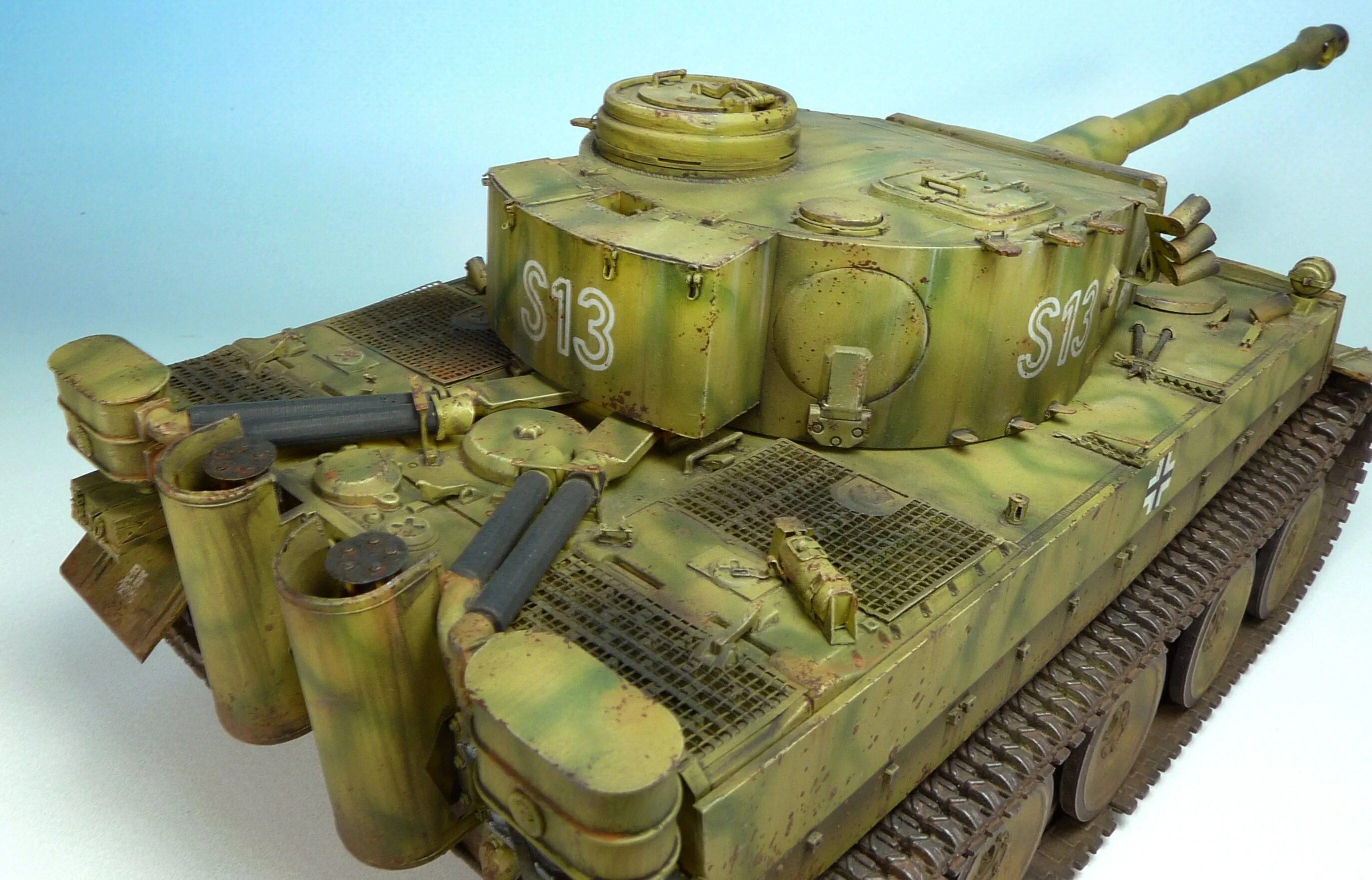 Тайгер 1. Танк тигр звезда 1/35. Корма танка тигр 1. Тигр танк звезда 1 35 покраска.