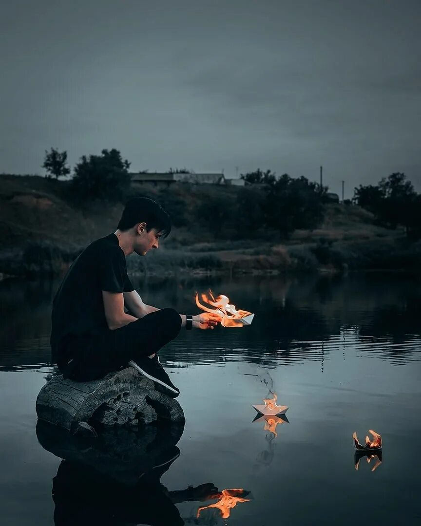 Зона комфорта 2 сезон 1 серия. Jikan tomare. Интересные картины со смыслом. Психологические картинки. Паранойя слежки.