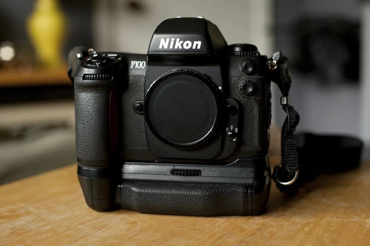 Nikon f 100. Nikon f100 kit. nikon f100 35mm. nikon f100 пленочный.