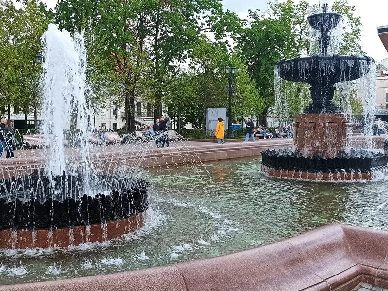 Денижние фонтаны в Москве. Большая Калужская Москва фонтан. Фонтаны на Московской. Новый фонтан. Когда включают фонтаны в москве 2024