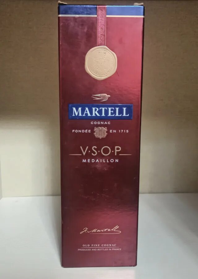 Martell 0.7 цена. Коньяк Мартель VSOP Medaillon 0.7. Martell VSOP Medaillon 0.5. Martell VSOP Medaillon 300 tricentenaire.