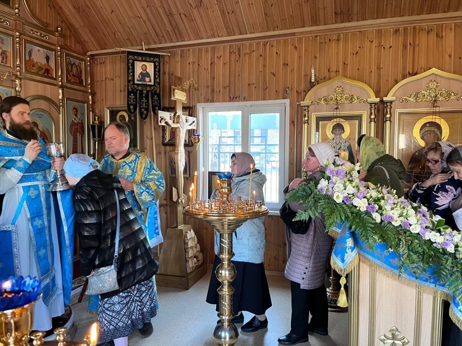 храм умягчение злых сердец в коньково. молитва об умягчении злых сердец пресвятой богородице семистрельная. храм иконы умягчение злых сердец в бачурино. иконостас пафнутьев боровского монастыря. расписание служб расписание служб.