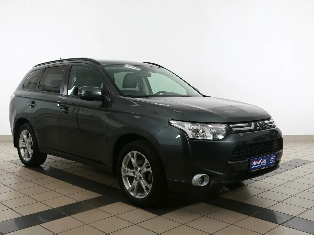 Mitsubishi outlander отзывы владельцев. Mitsubishi Outlander 2013. Мицубиси Аутлендер 2013. Митсубиси Аутлендер 2013 года. Митсубиси Аутлендер 2013г.