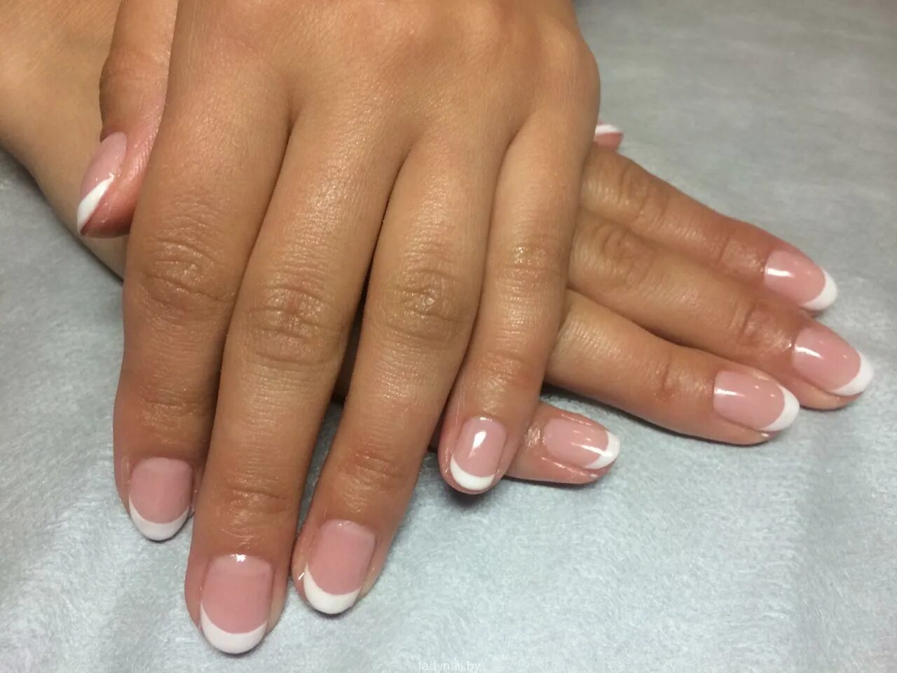 Короткие аккуратные ногти. Французского лака. Ногти френч. Французского лака. Eva cosmetics.