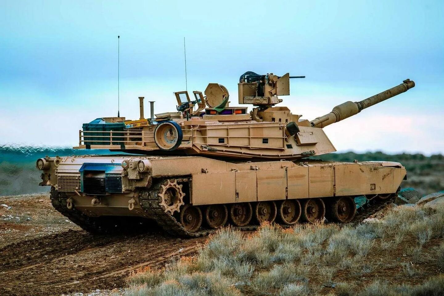 Танк м1а1 абрамс. Танк абрамс м1а1. танк abrams m1a2. танк m1 «абрамс». американский танк абрамс м1а2.