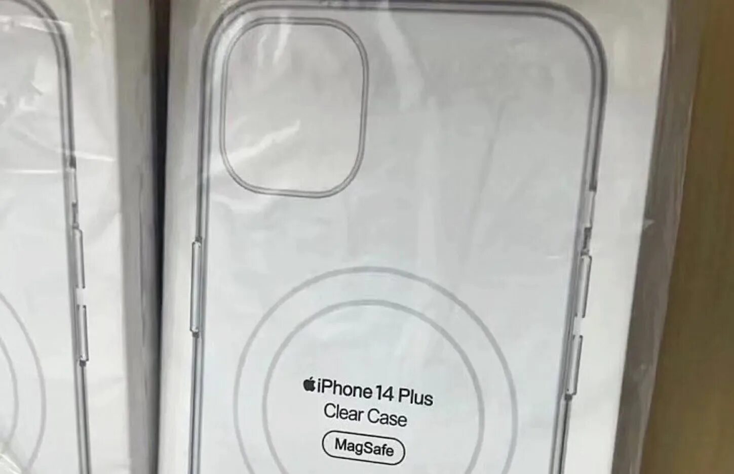 Айфон 14 дата выхода 2022 фото. Iphone 14 Plus. Новая линейка айфонов. Айфон с прозрачным корпусом. Чехол прозрачный на айфон 8 плюс.