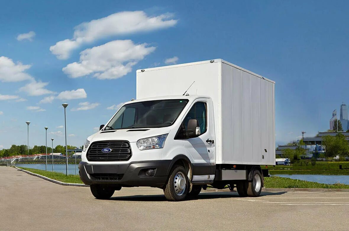 Грузовые коммерческие автомобили. Форд Транзит 2018 грузовой фургон. Ford Transit рефрижератор. Ford Transit Модельный ряд. Модельный ряд Форд Транзит фургон.