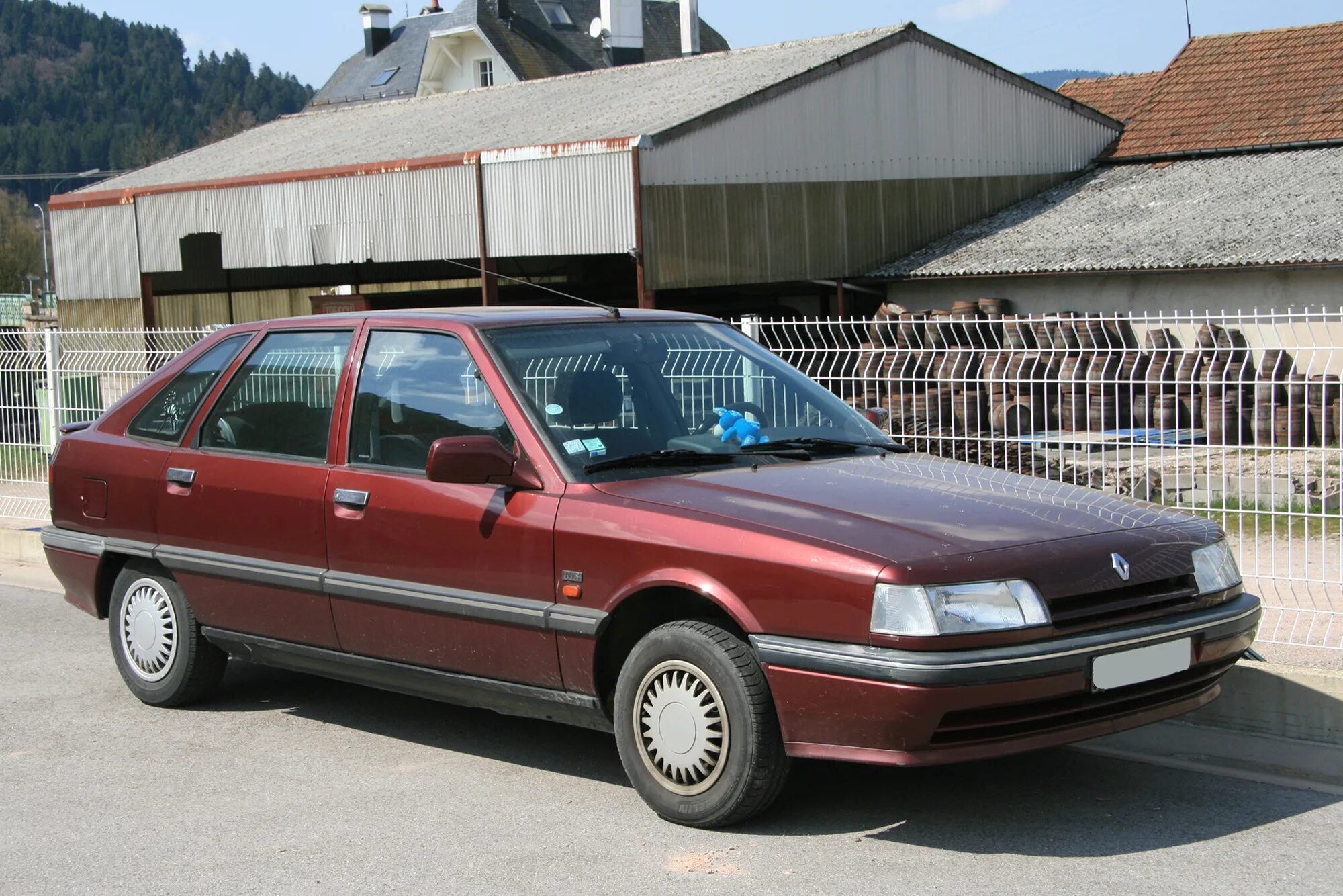 Рено 21 год. Renault 21. Renault 21 седан. Renault 21 1986. Рено 21 Невада седан.